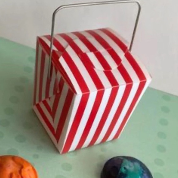 💖 5/$25 | Planet Shaped Crayons In Red Striped Gift Box - Picture 4 of 4